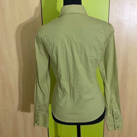 Woman’s Shirt - Picture 2 of 6